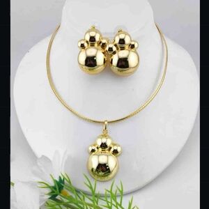 Chic Gold Necklace and Earring Set